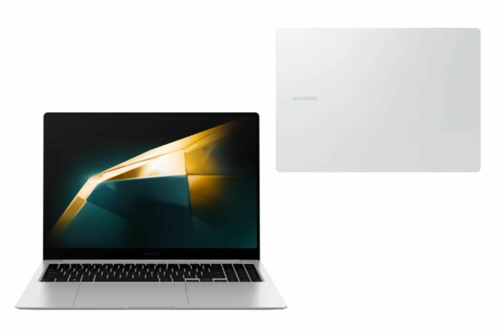 갤럭시북4 프로 노트북이 펼쳐져있는 모습과 닫혀있는 모습의 이미지