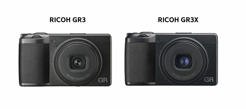 리코 카메라 gr3와 리코 카메라 gr3x가 나란히 있는 캡처 이미지입니다.